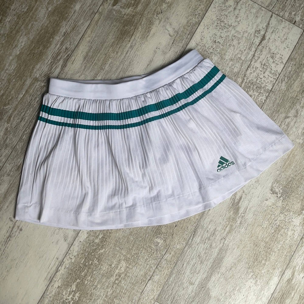 Adidas-adipure-women’s tennis skirt size USA-small-teal & white athletic skirt
